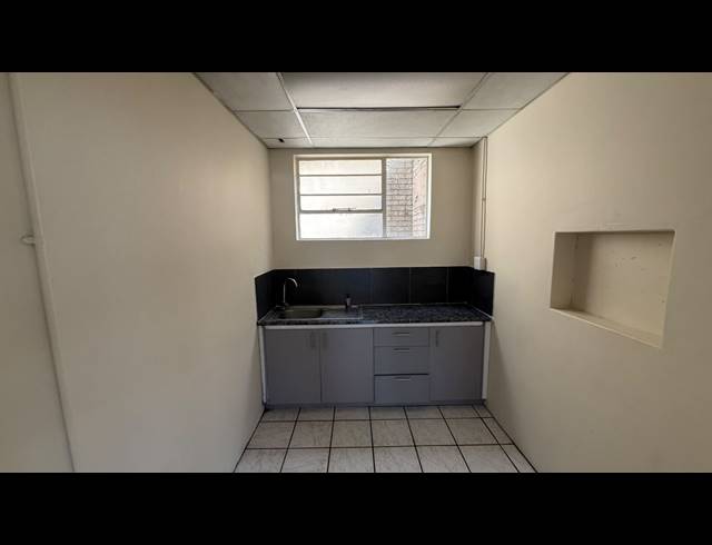 3,720M² WAREHOUSE TO LET IN WYNBERG